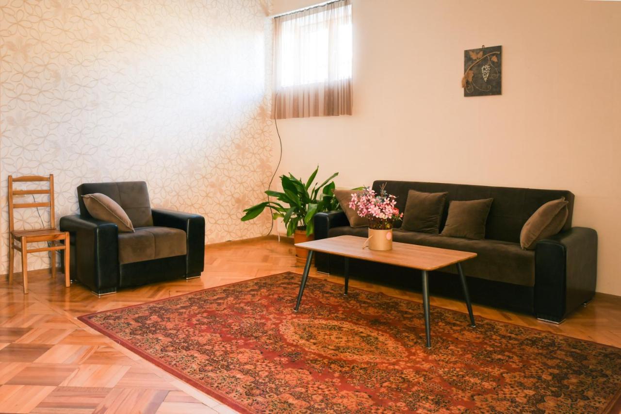 Hotel Classic Telavi Extérieur photo